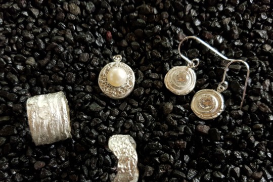 Schmuck 16.3.2022.jpg